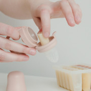 Silikónový cumlík na kŕmenie Bibs