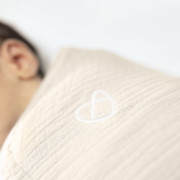 Zavinovačka SwaddleMe™ Uliatka mušelín 1,5 Tog 0 - 3 m Ingenuity