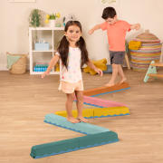 Prekážková dráha Balance & Hop 10 ks B-Toys