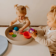 Senzorická triediaca tácka Play Tray Jellystone Designs