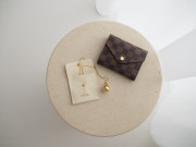 Tehotenský šperk bola Glow hladká zlatá s bielym kamienkom + retiazka Moniel