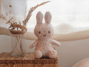 Zajačik Miffy textilné Lucky Blossom 20 cm Little Dutch