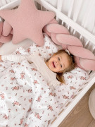 Detské obliečky do postieľky 100 x 135 cm bavlnený satén Ružové kvety Infantilo