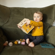 Hračka drevená triediaca Gravity Wood of Mars 12 m+ Petite&Mars