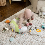 Hračka maznáčik s hryzátkom zajačik Cozy Sylvi™ 0 m+ Ingenuity