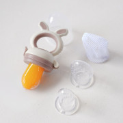 Set na kŕmenie Fruit Feeder 4v1