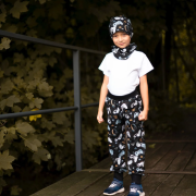 Rastúce tepláky EasyFit Game on čierne Esito