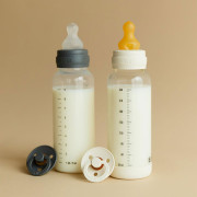 Antikoliková sklenená fľaša so silikónovým cumlíkom 240 ml BIBS