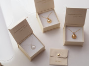 Tehotenský šperk bola Grace hladká strieborná s bielym kamienkom + retiazka Moniel