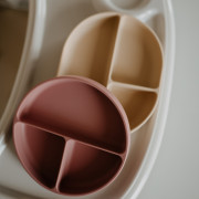 Tanierik silikónový deliaci okrúhly Take&Match 6 m+ Petite & Mars