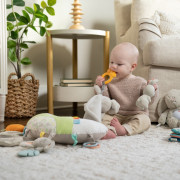 Hračka maznáčik s hryzátkom zajačik Cozy Sylvi™ 0 m+ Ingenuity