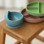 Miska silikónová s prísavkou Take&Match 6 m+ Petite & Mars