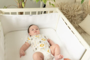 Mušelínový mantinel do postieľky Bump Air 180 x 30 cm Babymatex