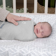 Zavinovačka SwaddleMe™ Uliatka mušelín 1,5 Tog 0 - 3 m Ingenuity