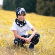 Rastúce tepláky EasyFit Game on čierne Esito