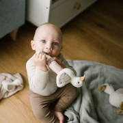 Hračka pískacia s hryzátkom Houska Zoe 3 m+ Babyono