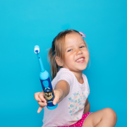 Oscilačná zubná kefka Tlapková patrola