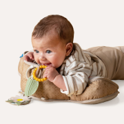 Vankúšik pre hru na brušku Taf Toys