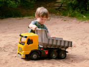 Auto sklápač Mercedes Giga Trucks 65 cm Lena