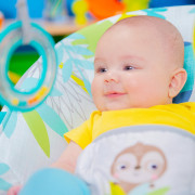 Lehátko vibrujúce Rainforest Vibes™ 0 m+ do 9 kg Bright Starts