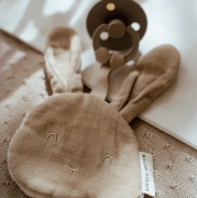 Muchláčik na cumlík králiček Baby Bunny Little Dutch