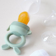 Set na kŕmenie Fruit Feeder 4v1