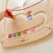 Drevený nástenný panel - guličková dráha Viga