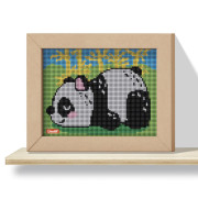 Quercetti Pixel Art 4 Kawaii Panda – mozaika z štipcov