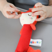 Plyšová hračka s pískatkom - Líška, červená Akuku