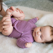 Dojčenské body merino vlna Mauve s rukavičkami PoPoLiNi