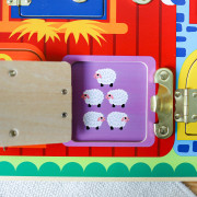 Activity Board so zámkami Farma