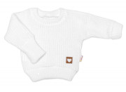 Rastúci oversize pletený svetrík pre bábätko biely Baby Nellys