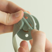 Klip na cumlík Loop Bibs