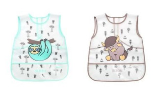 Podbradník umývateľný 36 m+ 38 x 45 cm Babyono