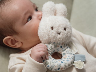 Hrkálka králiček Miffy Lucky Leaves Little Dutch