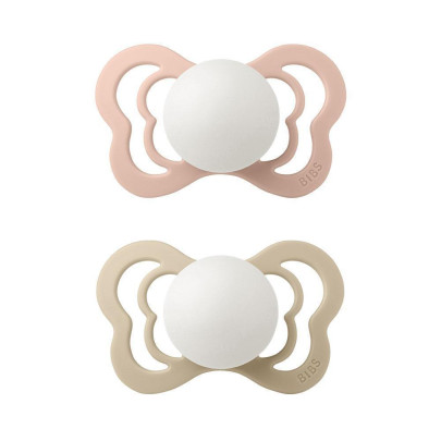Bibs cumlíky kaučuk ortodonickej 2 ks Couture 6-36 mesiacov Blush-Vanilla Nočná 2. AKOSŤ