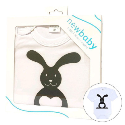 Biele dojčenské body s dlhým rukávom v darčekovom balení Zajačik New Baby