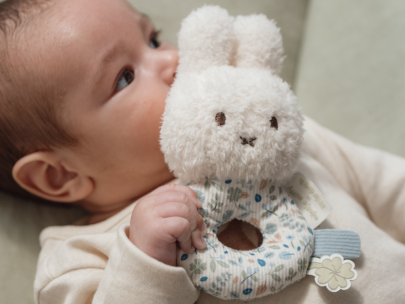 Hrkálka králiček Miffy Lucky Leaves Little Dutch