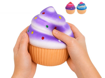 Mega Squeeze Cupcake strečová torta 13 cm - mačkacia antistresová hračka