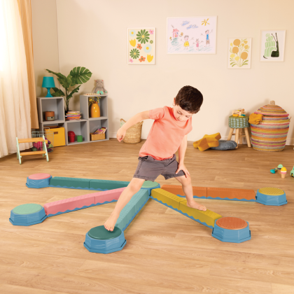 Balančné stupienky Balance & Hop 6 ks B-Toys
