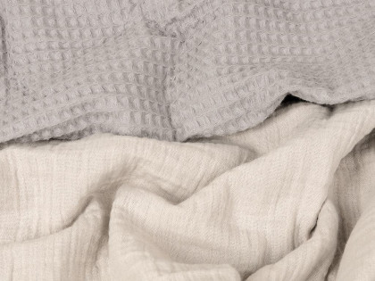 Mušelínová deka Prestige sivá 75 x 100 cm Babymatex