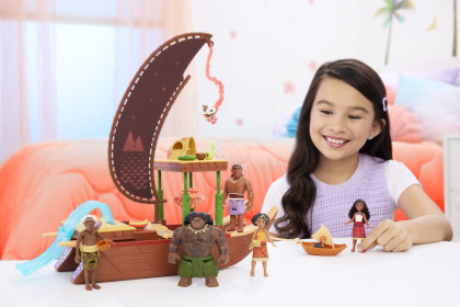 Garland set malá bábika Vaiana a transformujúca sa loď Mattel