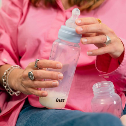 Antikoliková fľaša so silikónovým cumlíkom 270 ml Bibs