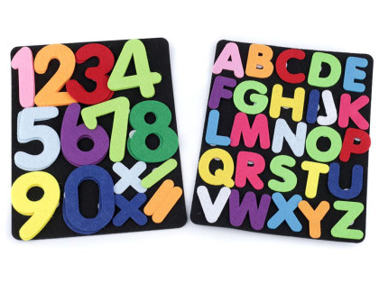Filcová tabuľka s číslicami a abecedou