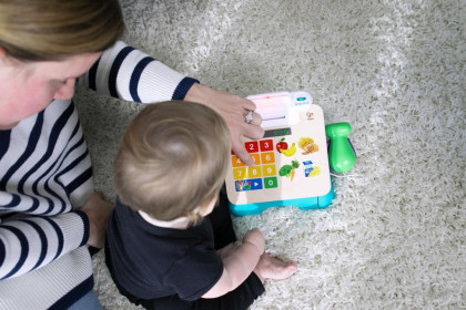 Pokladňa obchodná Magic Touch Hape 9 m+ Baby Einstein