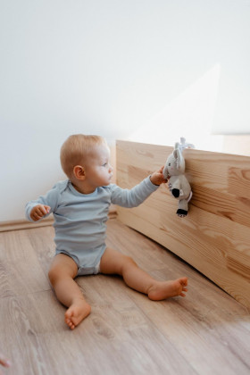 Naťahovací hrací strojček plyš 30 cm záves na postieľku/kočík Babyted