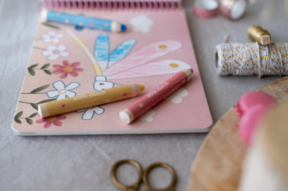 Omaľovánky s pastelkami Záhrada Rosa Little Dutch