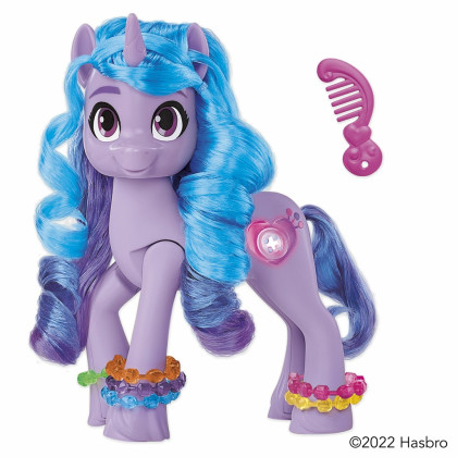 Izzy vidí iskru My Little Pony