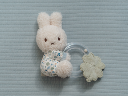 Hrkálka s korálkami králiček Miffy Lucky Leaves Little Dutch