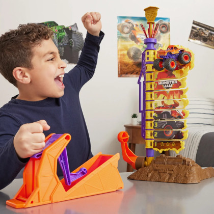MONSTER JAM - Hrací set El Toro Loco Big Air Challenge, 1:64